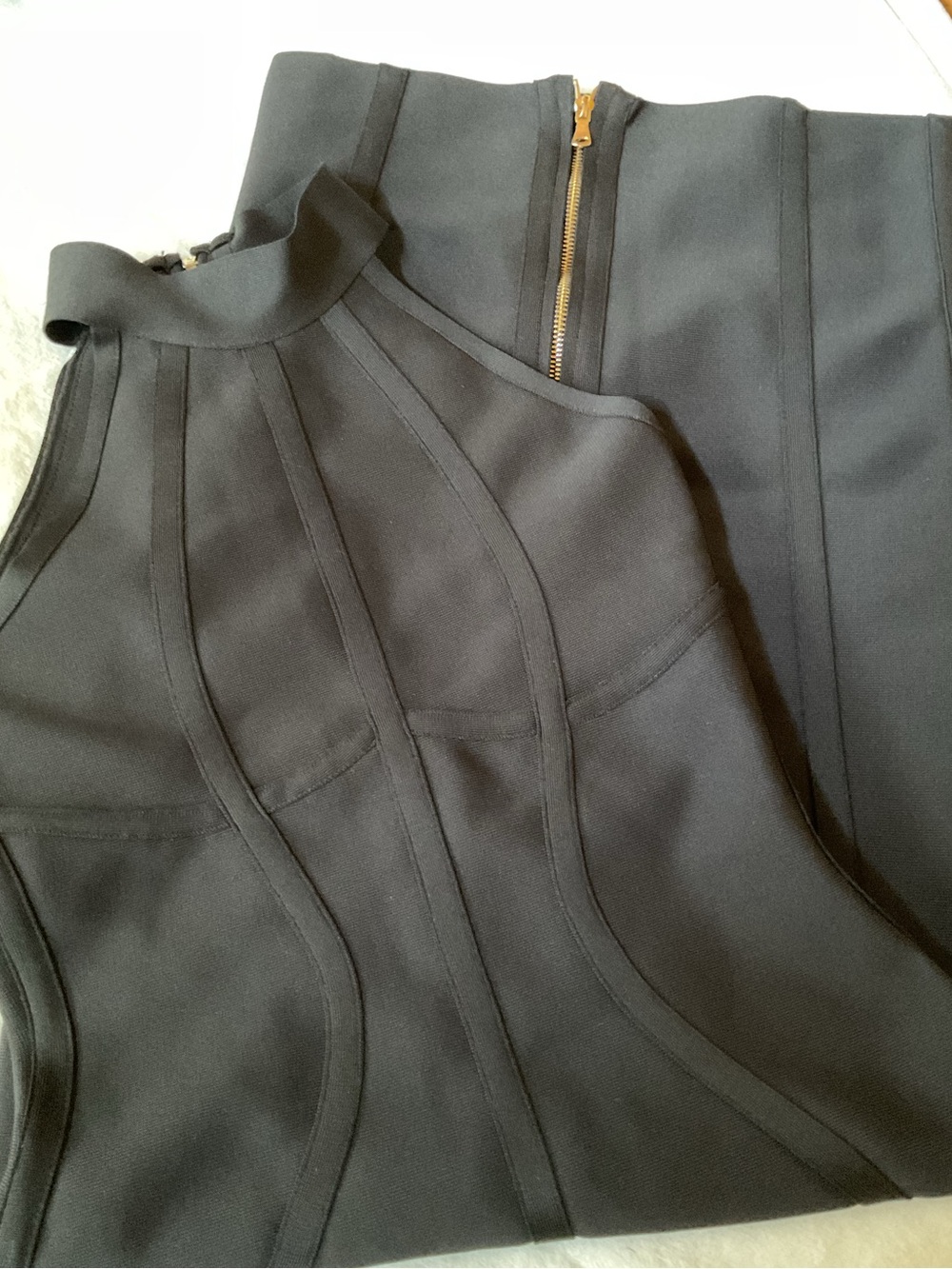 Sleek Black Bodycon Midi Dress, Medium - Picture 6 of 7